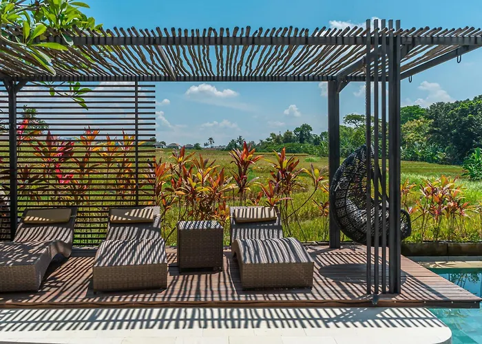 Villa Asri - Incredible Tropical 3br Close To Nyanyi Beach! Tanah Lot