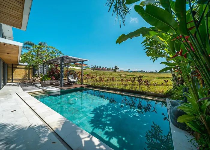 Asri - Incredible Tropical 3br Close To Nyanyi Beach! Villa Tanah Lot