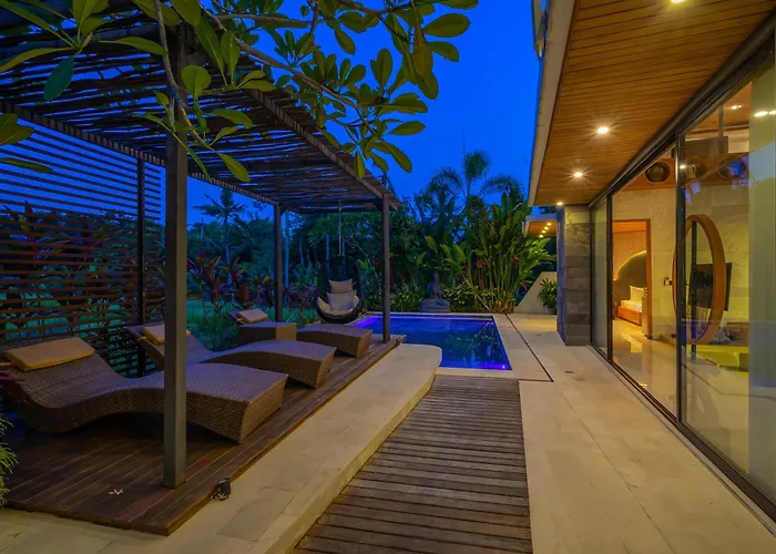 Asri - Incredible Tropical 3br Close To Nyanyi Beach! Villa