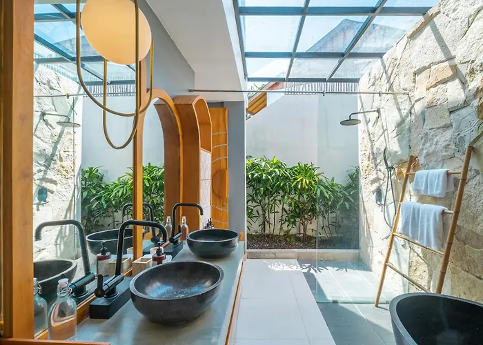 Asri - Incredible Tropical 3br Close To Nyanyi Beach! * Tanah Lot