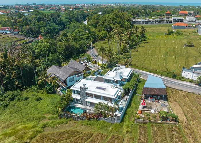 Asri - Incredible Tropical 3br Close To Nyanyi Beach! Villa Tanah Lot
