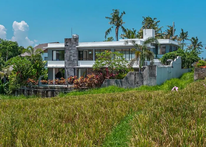 Asri - Incredible Tropical 3br Close To Nyanyi Beach! * Tanah Lot