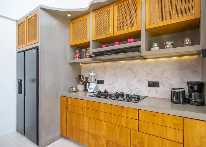 Asri - Incredible Tropical 3br Close To Nyanyi Beach! *