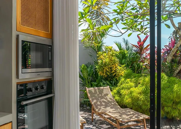 Asri - Incredible Tropical 3br Close To Nyanyi Beach! * Tanah Lot