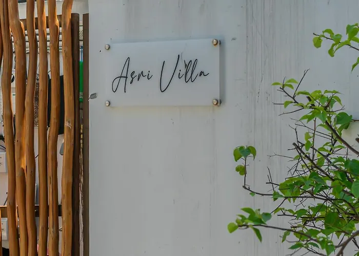 Asri - Incredible Tropical 3br Close To Nyanyi Beach! Villa Tanah Lot