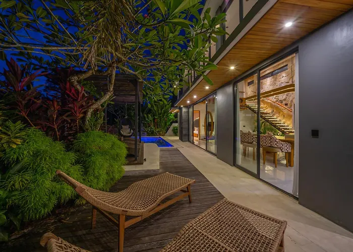 Asri - Incredible Tropical 3br Close To Nyanyi Beach! Villa