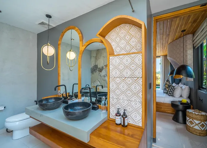 Villa Asri - Incredible Tropical 3br Close To Nyanyi Beach!