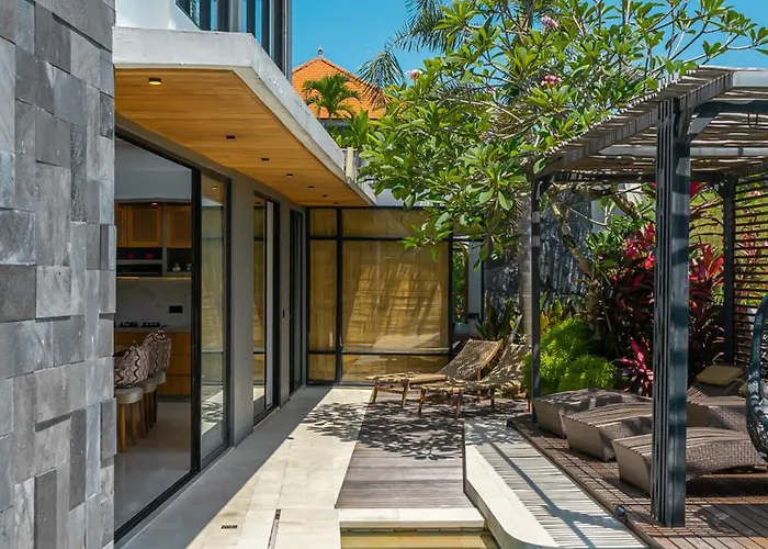 Asri - Incredible Tropical 3br Close To Nyanyi Beach! Villa Tanah Lot